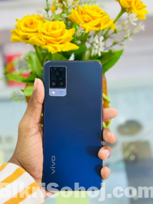 VIVO V21